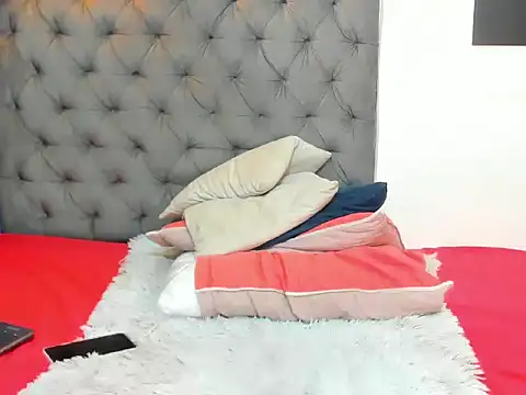 nahiroby_ebony webcam