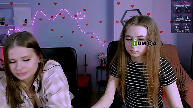 rebecca_smile (Ask my age) - flash boobs