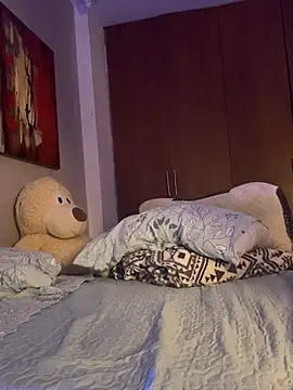 Webcam Model (AkiraY10)  is live.Free join now!