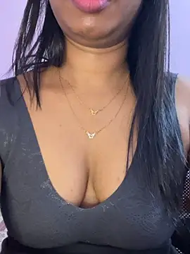 tamil_Aarathi webcam