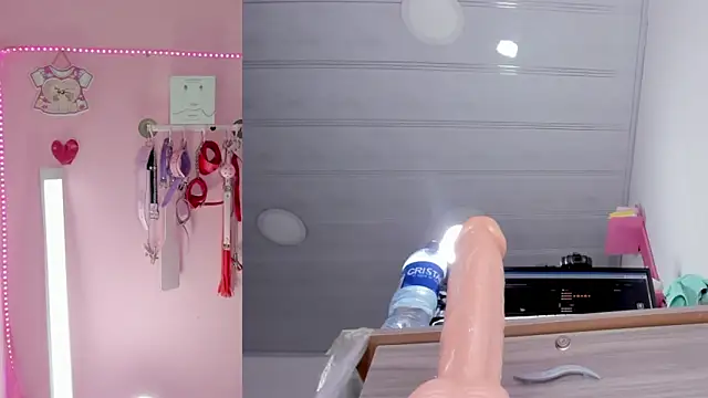 emily_foxxxii webcam