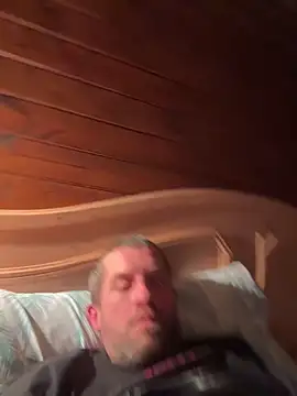 Hornyguyonbbwladies webcam