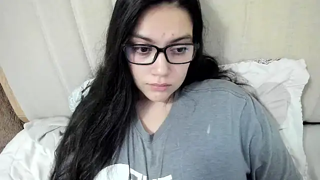 roniewester (F young) - fuck pussy with legs up c2c and pvt open