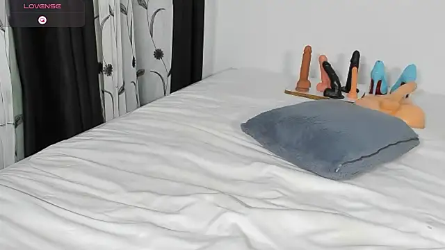 CREAMY_BUBBLEGUM webcam