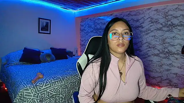 Camila_IRoose webcam