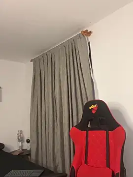 Ezzio_Scolaro webcam