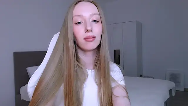 Luna_insniity webcam