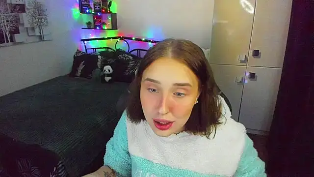 CrazyBitchInLace webcam