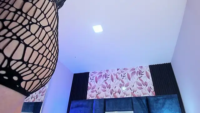 lolagray__ - LolaGray__'s free webcam - UK Sex Cams