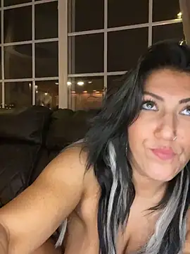 LittleMissEeve webcam