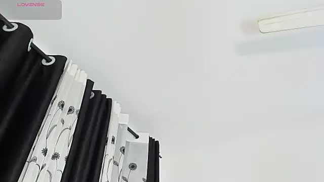 CREAMY_BUBBLEGUM webcam