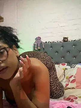 Webcam Model (Kittybrown18)  is live.Free join now!