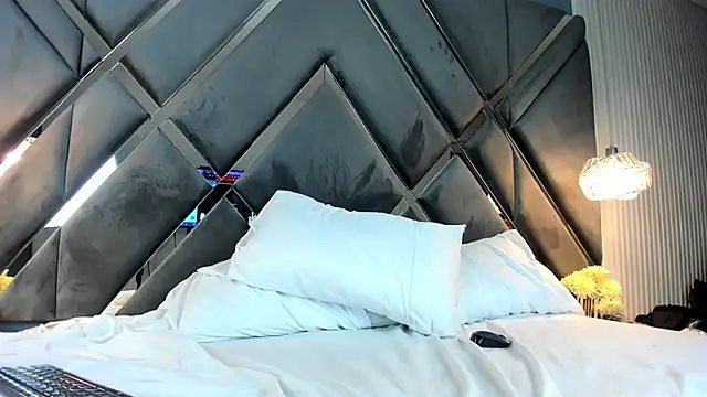 Ivonne_Millerr webcam