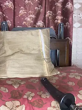 iphone_lover - IPhone_Lover's free webcam - UK Sex Cams