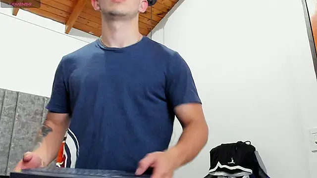 Calvin_Hunter webcam