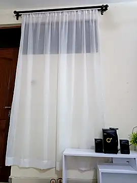 Silk_Hennessy webcam