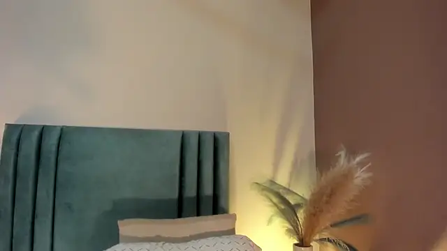 andracyruss - AndraCyruss's free webcam - UK Sex Cams