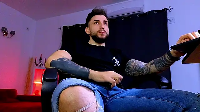 MightyAaron66 webcam