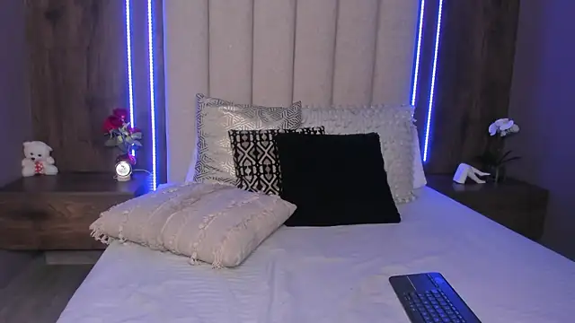 LucySalvatore_ live sex cam