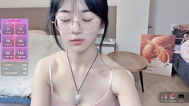 美女-ruoruo-在线直播