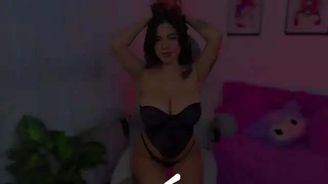 emy__ - Emy__'s free webcam - UK Sex Cams