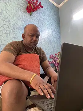 Dick_6inches_Delhi webcam