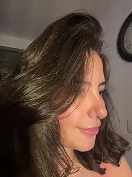 sukhakunis1 live sex cam