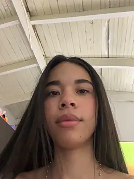 milleradhara24 (F young) - play with my clitoris