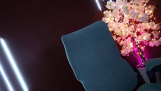 xxforyoureyesonlyxx webcam