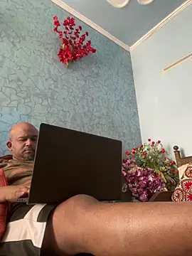 Dick_6inches_Delhi webcam