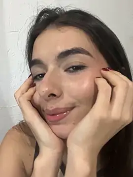 Webcam Model (Coralinee_01)  is live.Free join now!