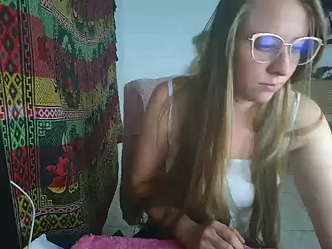 arianna_blonde webcam