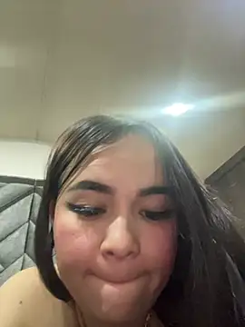 lilithjones222 webcam