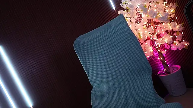 xxforyoureyesonlyxx webcam