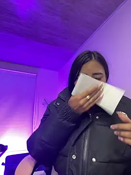 Webcam Model (CELESTE_-EC)  is live.Free join now!