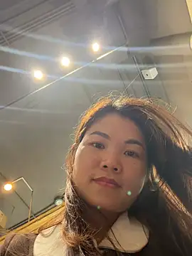 Emily_9xx from StripChat is Freechat