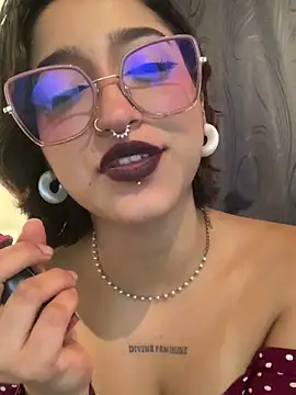 LilithMonette webcam