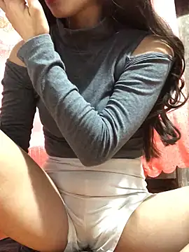 Webcam Model (Kylie_beem)  is live.Free join now!