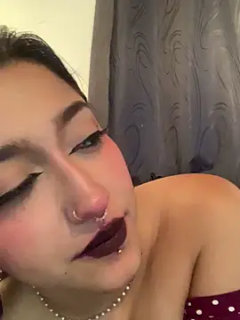 LilithMonette webcam