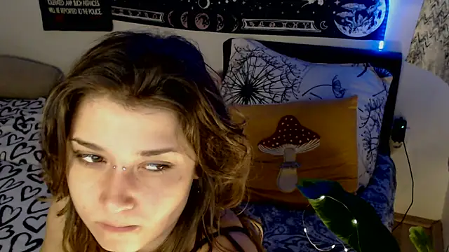 AlienforTwenty webcam