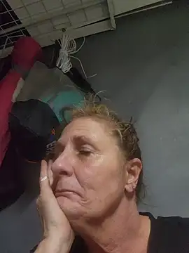 SultrySummer68 webcam