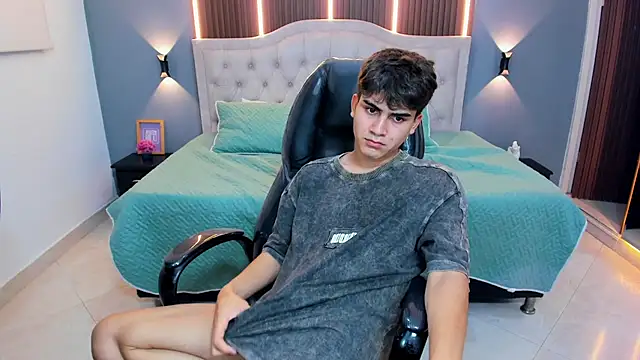 tommy18__ - Tommy18__'s free webcam - UK Sex Cams