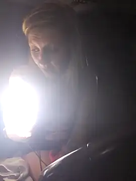 SheIsSomething live sex cam