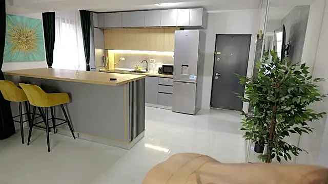 alisonita_ (F young) - Spread Pussy