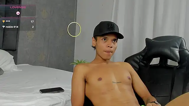 Alejandroo_Montenegro webcam