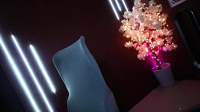 xxforyoureyesonlyxx webcam