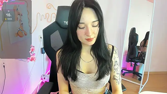 AliceeinWonderlanddd webcam