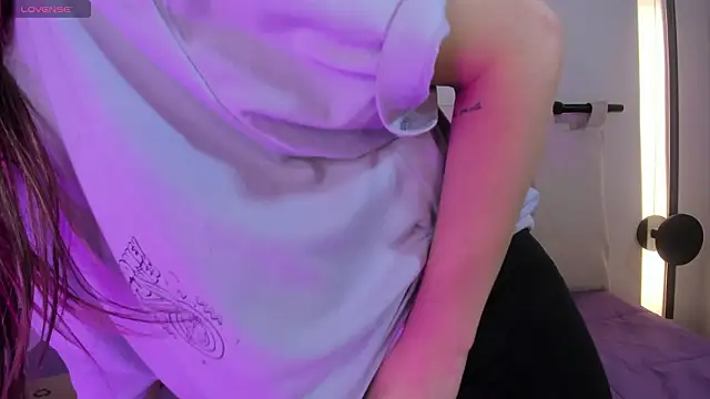 Rachell_criss webcam