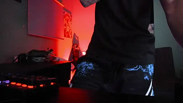 Dominatofstupid webcam