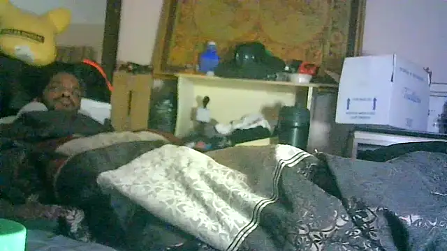 ON3YOULLN3VER_FIR3 webcam